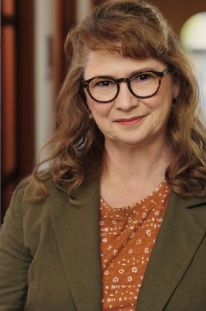 Cynthia Hyer-actress-Talent Unlimited-Kansas City-Talent Agency07