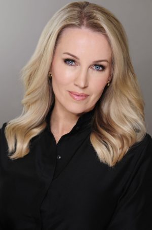 Michelle Davidson-actress-model-host-Talent Unlimited-Kansas City-Talent Agency04