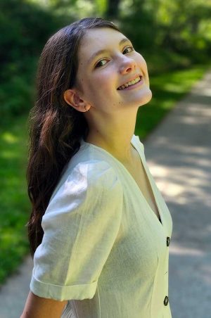 Genevieve-Hand-model-Talent-Unlimited02