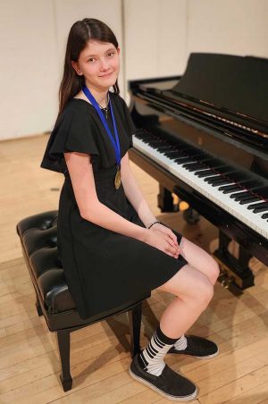 Genevieve-Hand-model-Talent-Unlimited12